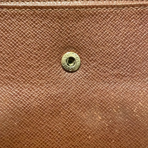 Louis Vuitton wallet - Picture 9 of 16